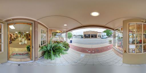 Florist «Bud & Bloom Florist & Gifts», reviews and photos, 22 E Main St, Mooresville, IN 46158, USA