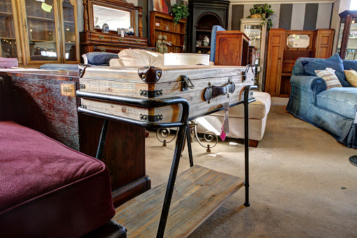 Consignment Shop «Home Consignment Center - Marin/Corte Madera», reviews and photos, 801 Tamalpais Dr, Corte Madera, CA 94925, USA