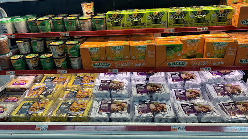 Shopping Mall «Metro Mall-Middle Village», reviews and photos, 6626 Metropolitan Ave, Middle Village, NY 11379, USA