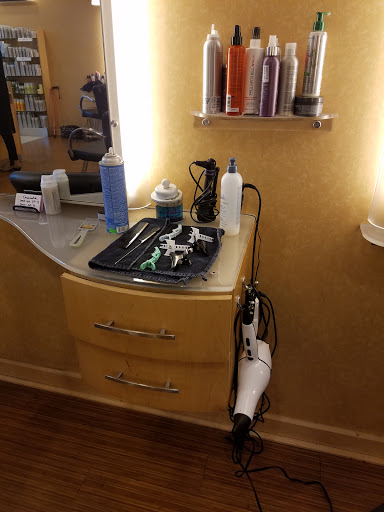 Hair Salon «Regis Salon», reviews and photos, 9566 Destiny USA Dr E208, Syracuse, NY 13290, USA