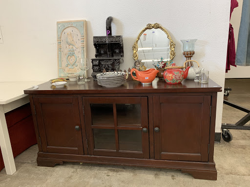 Thrift Store «Hope of The Valley Thrift Store», reviews and photos, 19379 Soledad Canyon Rd, Canyon Country, CA 91351, USA