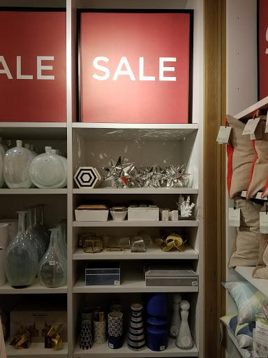 Furniture Store «west elm», reviews and photos, 400 W 47th St, Kansas City, MO 64112, USA