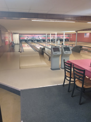Bowling Alley «Mascoutah Community Lanes», reviews and photos, 106 E George St, Mascoutah, IL 62258, USA