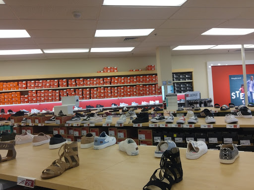 Shoe Store «Famous Footwear», reviews and photos, 3551 Oakwood Blvd, Hollywood, FL 33020, USA