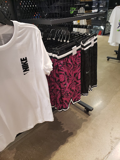 Clothing Store «Nike Factory Store», reviews and photos, 4401 N Interstate Hwy 35 #399, Round Rock, TX 78664, USA