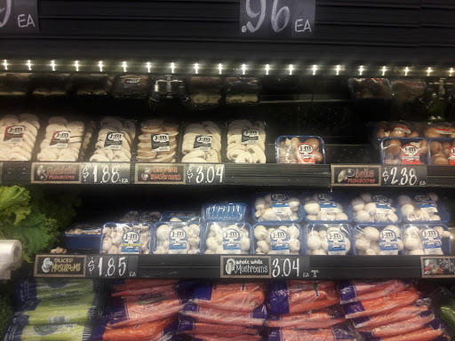 Grocery Store «Food King», reviews and photos, 2706 26th St, Lubbock, TX 79410, USA