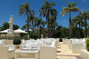 LOBBY BAR HOTEL GRAN BAHIA PRINCIPE PREMIER image