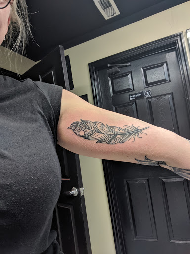 Tattoo Shop «No Egrets Tattoo Studios», reviews and photos, 1128 College St, Clarksville, TN 37040, USA