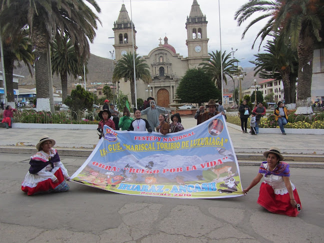 Colegio Gran Unidad Escolar Mariscal Toribio de Luzuriaga - Huaraz