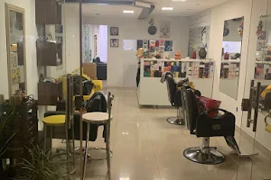 Studio F Beauty Center image