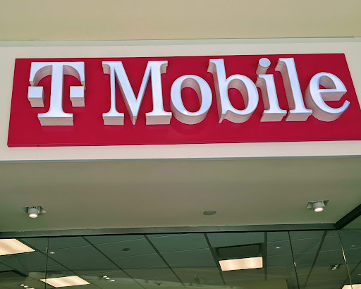 Cell Phone Store «T-Mobile», reviews and photos, 2223 N Westshore Blvd #150d, Tampa, FL 33607, USA