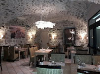 Atmosphère du Restaurant français Restaurant L'Esparat à Vogüé - n°1