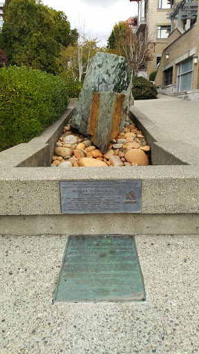 Mohawk monument, 564 17th St #500, West Vancouver, BC V7V 1J2