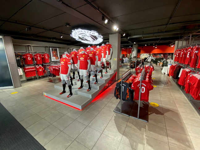 Reviews of Manchester United Megastore in Manchester - Sporting goods store
