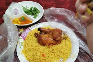 مطعم الشباب البخاري image