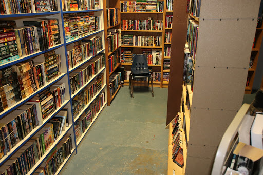 Used Book Store «R & B Used Books», reviews and photos, 12830 Saginaw Rd # F, Grand Blanc, MI 48439, USA