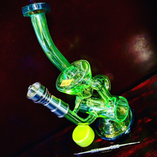 Vaporizer Store «Vape City Smoke Shop», reviews and photos, 406 Washington St, Holliston, MA 01746, USA