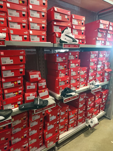 Shoe Store «PUMA», reviews and photos, 11211 120th Ave #62, Pleasant Prairie, WI 53158, USA