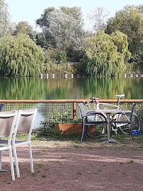 Atmosphère du Les Robinsons du Lac - Le restaurant à Ardres - n°1