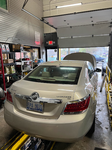 Auto Repair Shop «Fast Lane», reviews and photos, 2443 W Davison St, Detroit, MI 48238, USA