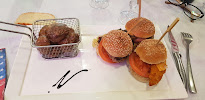 Plats et boissons du Restaurant de hamburgers Chez Max à Valbonne - n°8