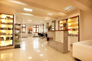 Instytut Mangoo - kosmetyka, fryzjer, depilacja laserowa, trycholog, podolog, odchudzanie Cieszyn image