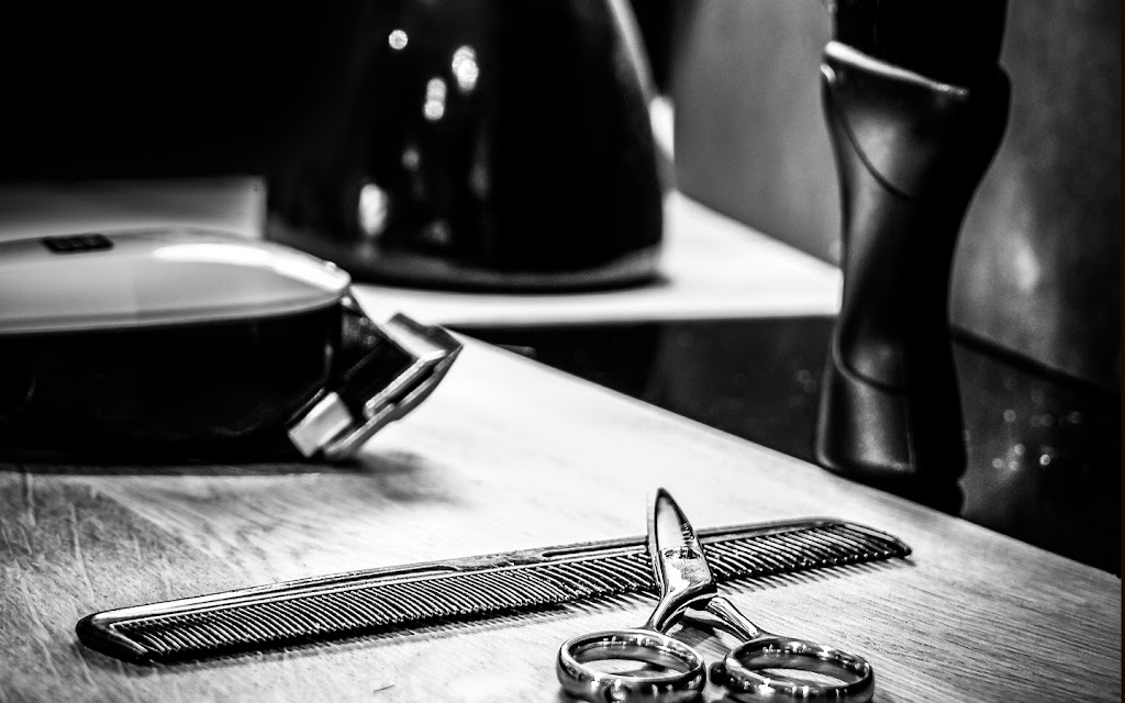 Speakeasy Salon 80446