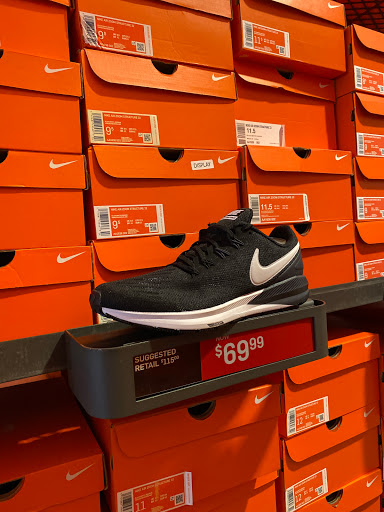 Clothing Store «Nike Factory Store», reviews and photos, 917 Lighthouse Pl, Michigan City, IN 46360, USA