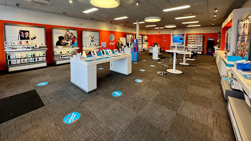 Cell Phone Store «Spring Mobile AT&T Authorized Retailer», reviews and photos, 1095 Kennedy Rd #7a, Windsor, CT 06095, USA
