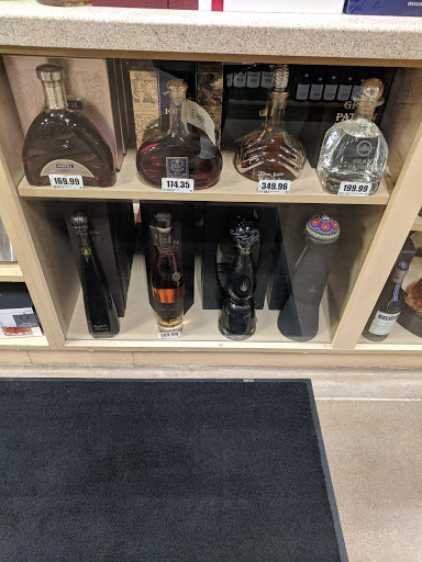 Wine Store «Red Wagon Wine Shoppe», reviews and photos, 1613 Livernois Rd, Troy, MI 48083, USA
