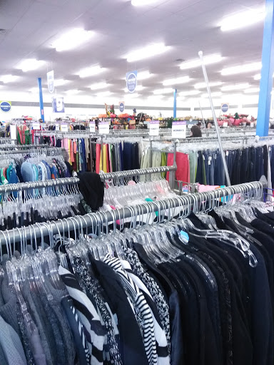 Thrift Store «99th & Buckeye Goodwill Retail Store & Donation Center», reviews and photos, 2933 S 99th Ave, Tolleson, AZ 85353, USA