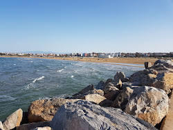 Plage Ras El-Ma'in fotoğrafı - rahatlamayı sevenler arasında popüler bir yer