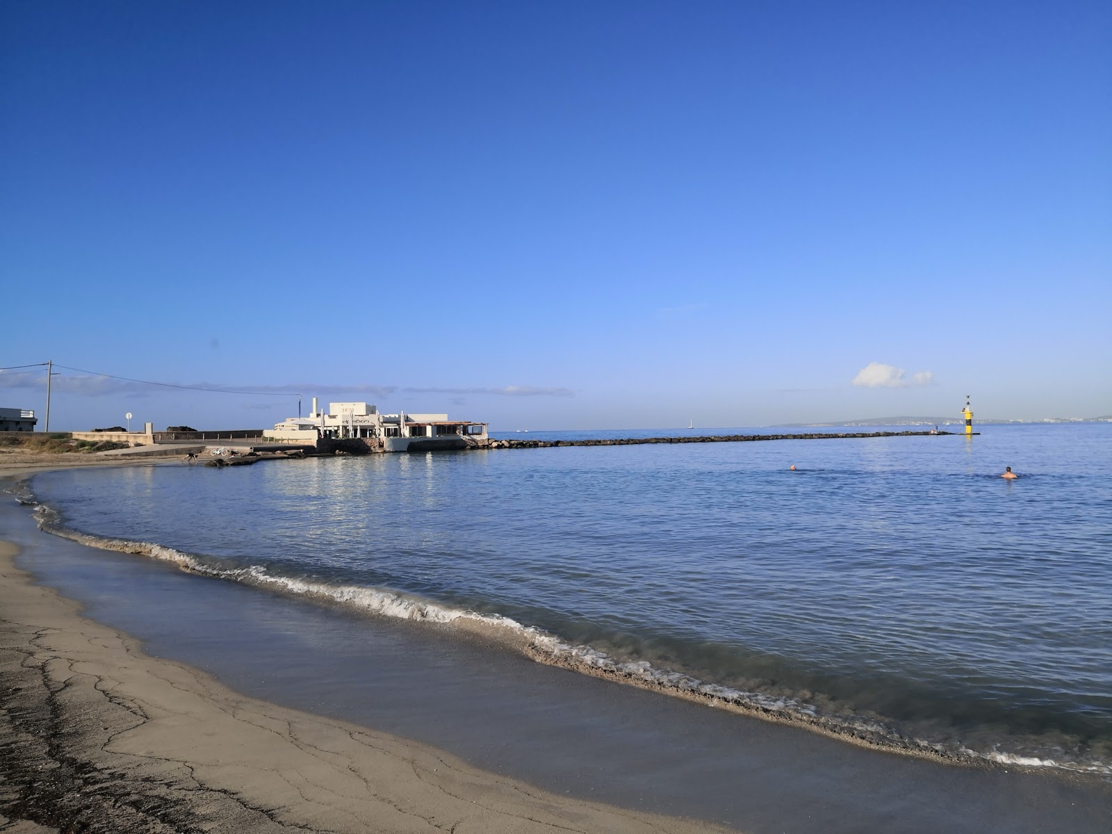 Platja el Penyo'in fotoğrafı çok temiz temizlik seviyesi ile