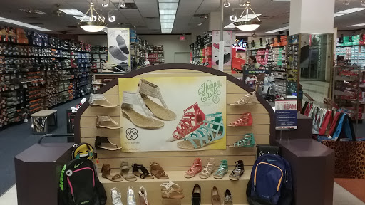 Shopping Mall «Monmouth Mall», reviews and photos, 180 New Jersey 35, Eatontown, NJ 07724, USA