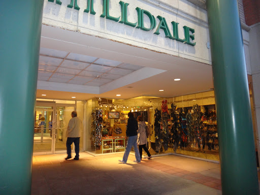 Shopping Mall «Hilldale Shopping Center», reviews and photos, 726 N Midvale Blvd, Madison, WI 53705, USA