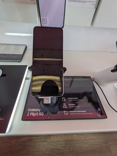 Cell Phone Store «T-Mobile», reviews and photos, 2431 US-1, North Brunswick Township, NJ 08902, USA