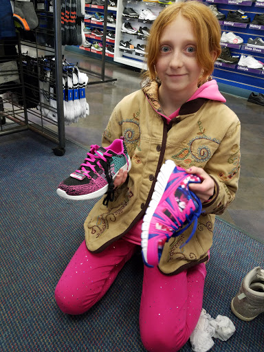 Sporting Goods Store «Big 5 Sporting Goods - Placerville», reviews and photos, 284 Placerville Dr, Placerville, CA 95667, USA