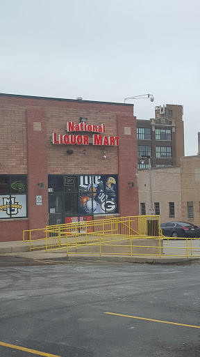 National Liquor Mart, 719 S Cesar E Chavez Dr, Milwaukee, WI 53204, USA, 