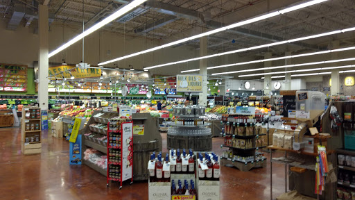 Grocery Store «Fresh Thyme Farmers Market- 82nd», reviews and photos, 4225 E 82nd St, Indianapolis, IN 46250, USA