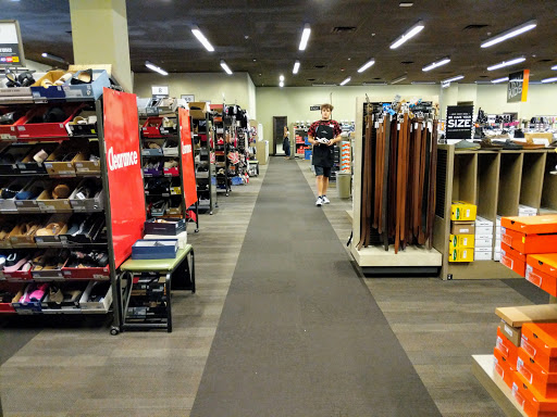 Shoe Store «DSW Designer Shoe Warehouse», reviews and photos, 17158 Redmond Way, Redmond, WA 98052, USA