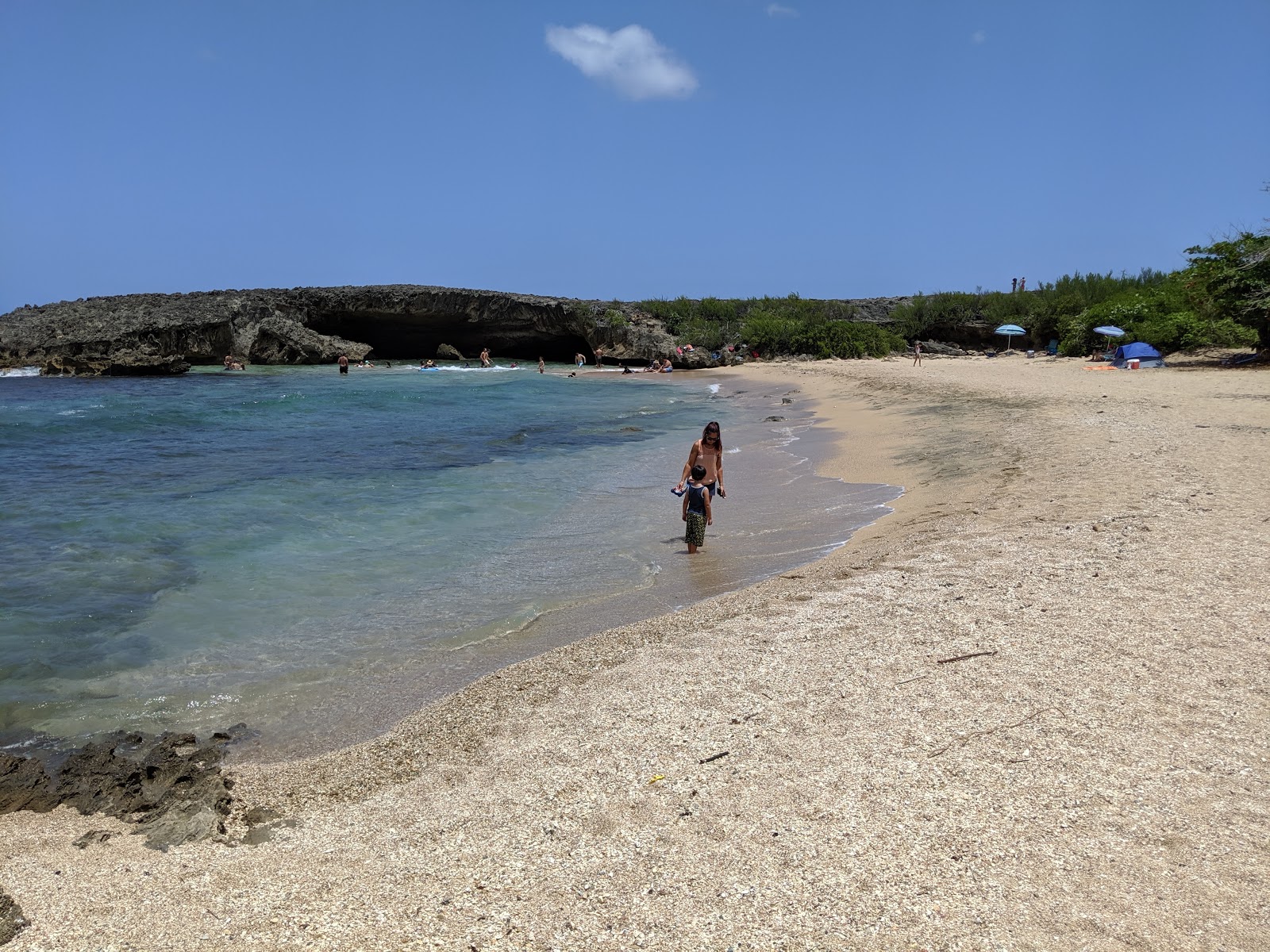 Foto di Las Golondrinas beach con baia piccola