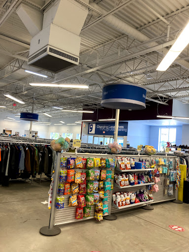 Thrift Store «Goodwill Industries of Greater Cleveland & East Central Ohio», reviews and photos, 16160 Pearl Rd, Strongsville, OH 44136, USA