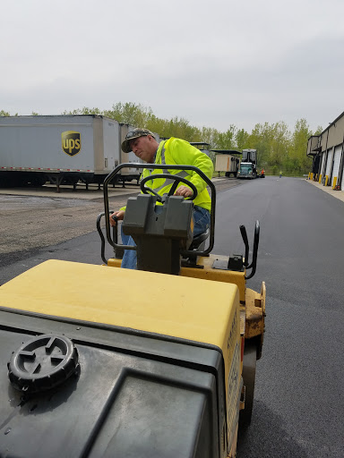 Shipping and Mailing Service «UPS Customer Center», reviews and photos, 16701 Center Ave, Harvey, IL 60426, USA