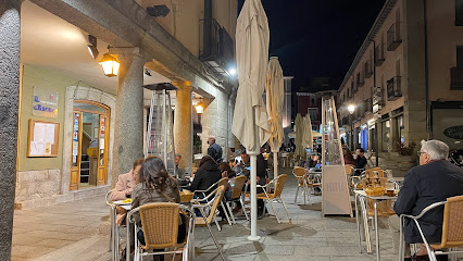 Restaurante El Caserío - C. de la Reina Victoria, 2, 28200 San Lorenzo de El Escorial, Madrid, Spain