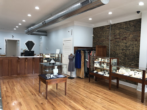 Jewelry Store «DeLyn Jewelry», reviews and photos, 29 E Washington St, Martinsville, IN 46151, USA