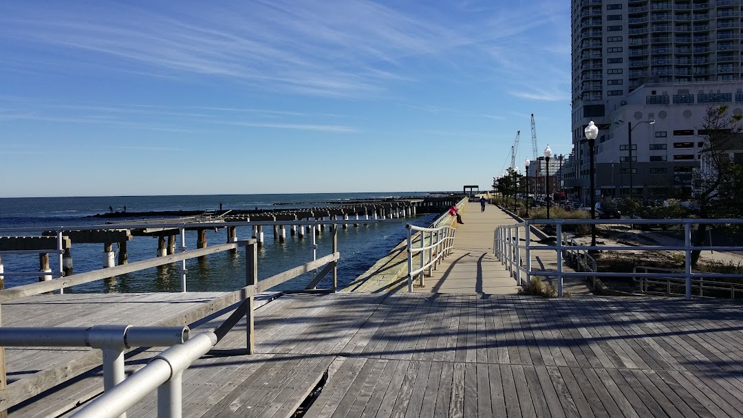 Oscar E. McClinton Waterfront Park