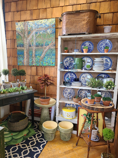 Antique Furniture Store «Hip and Humble», reviews and photos, 401 E Main St, Berryville, VA 22611, USA