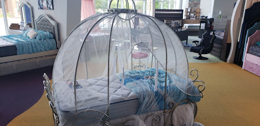 Furniture Store «Rooms To Go & Rooms To Go Kids Furniture Store - Montgomery», reviews and photos, 6810 Eastchase Pkwy Suite A, Montgomery, AL 36117, USA