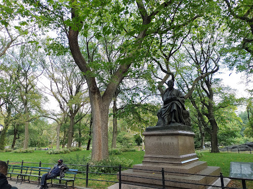 Balto Statue image 7