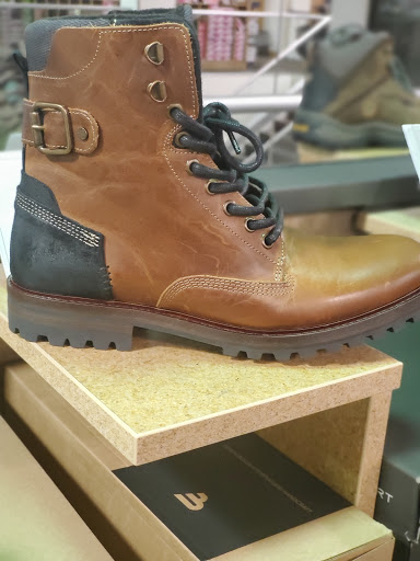 Shoe Store «DSW Designer Shoe Warehouse», reviews and photos, 60 NJ-17, Paramus, NJ 07652, USA